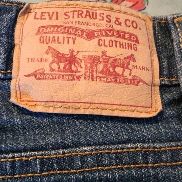 Levi's Relaxed Boot Cut 550 Jeans - Picture 6 of 10